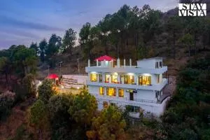StayVista at The Hush Escape- 5BHK Luxury villa in Arki with Valley view - Nālāgarh