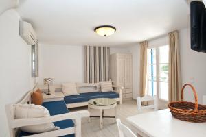 Gelos House Myconos Greece