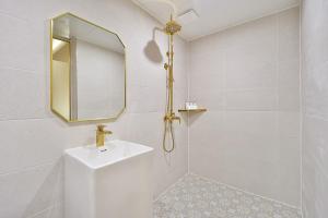 Den Basta Hotel Hadan