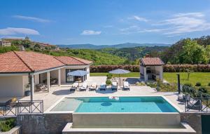 NEW Villa Green Forest with wellness and outdoor salty pool