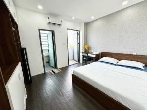 DLux Saigon Condo