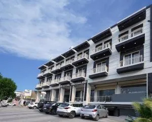 Hotel Omnibliss by Blossom Hotels - Zirakpur