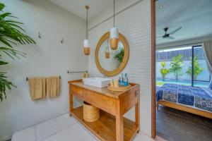 Chic Tranquility Modern yet Timeless 3BD Villa