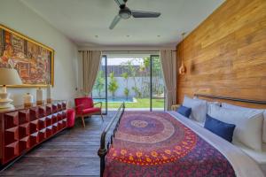 Chic Tranquility Modern yet Timeless 3BD Villa