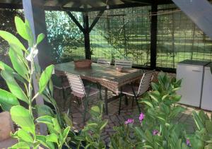 House Vugrinec with garden and parking