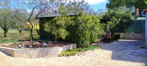 House Vugrinec with garden and parking