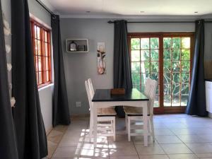 Protea Cottage - 9 min away from OR Tambo