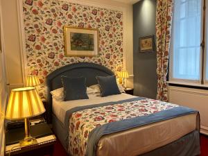 Hotels Hotel Duc De St-Simon : photos des chambres