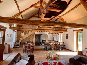Maisons de vacances Domaine Solognot avec Bar, Sauna, Jacuzzi, Piscine : photos des chambres
