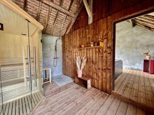 Maisons de vacances Domaine Solognot avec Bar, Sauna, Jacuzzi, Piscine : photos des chambres