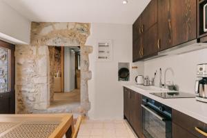 Hawk Tower Apartment - Pyrgos Towers Complex