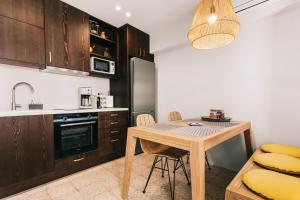 Hawk Tower Apartment - Pyrgos Towers Complex