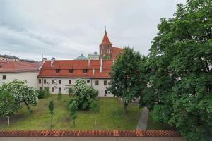 Main Square Apartment - Old Town