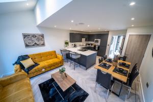4-Bed Townhouse, Secure & Close to Leeds City Centre- Ideal for Corporate Guests
