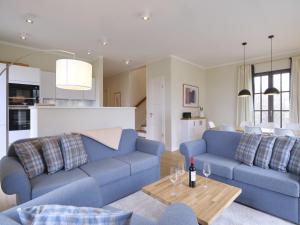 Reetland am Meer - Luxus Reetdachvilla mit 3 Schlafzimmern, Sauna und Kamin H07