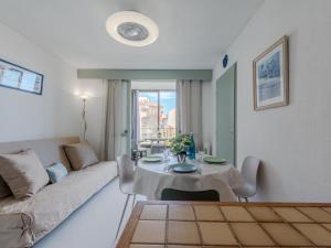 Apartment Palm Beach-5 by Interhome