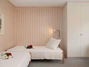 Apartment Suzanne Nr- 21 by Interhome