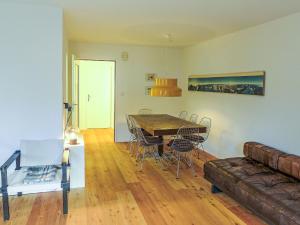 Apartment Chesa Vuorcha by Interhome