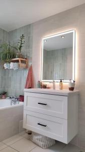 Maisons de vacances Joli logement avec jardin a 10mn a pied du centre historique : photos des chambres