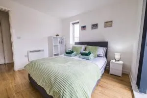Modern 2 Bed Flat Free Parking City Centre - Spon End