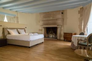 Hotels The Originals le Chateau de Dissay Poitiers : photos des chambres