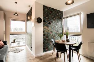 Parrot - 77 Apartments Wigury - Dostęp na KOD - Parking - Smaczna Kawa - Centrum - Blisko Piotrkowska - Galeria - Widok na miasto - Klimatyzacja - 7 piętro - FV