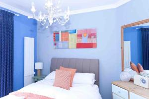 Seafront home with fabulous sea views