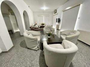 Platform 357 Gravias Spacious Apartment