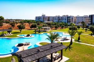 Thalassa Beach Resort 2 Bedroom Penthouse with a Hot Tub