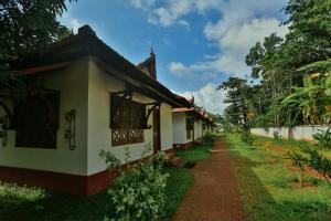 Palmgrove Lake Resort