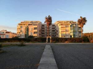 Espectacular residencial en 1a linea con piscina