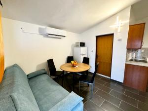 Cozy apartment Nelo near the beach
