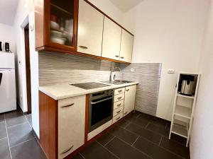 Cozy apartment Nelo near the beach