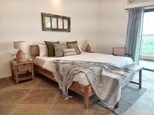 Stelliam's New 2bhk Lux Sea View Apartment in Goa - Old Goa