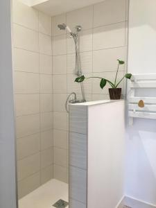 Maisons de vacances Villa Petit Caprice - Piscine privee au calme dans jardin arbore : photos des chambres