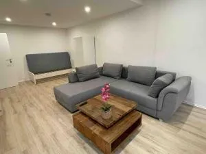 Charmantes Feriendomizil, Haus mit Garten 30 km Bonn und Koblenz bis zu 8 Personen - Brohl-Lützing