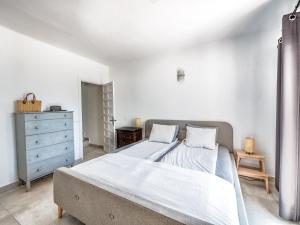 Townhouse in Capistrano village with 2 pool areas