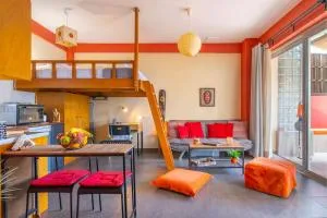 The HostMaster Ethnic Touch Feel Studio