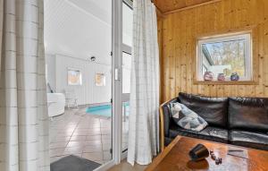 Cozy Home In Ebeltoft With Sauna