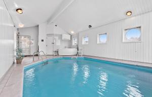 Cozy Home In Ebeltoft With Sauna