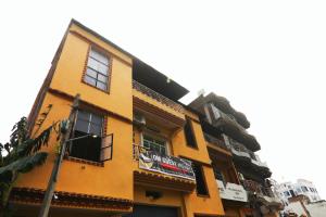 Super OYO Hotel OM Guest House