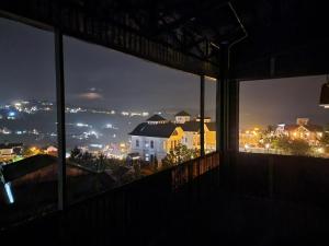 HAI GIƯỜNG ĐƠN (Twin)