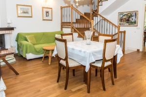 S287 - Sirolo, villetta con giardino vicino al centro