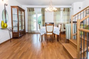 S287 - Sirolo, villetta con giardino vicino al centro