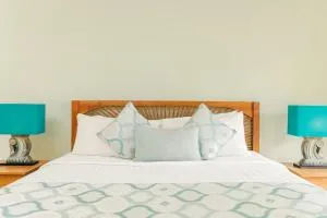 Luxury 3BR Beach Front Private Pool Villa #A16 - Ujung