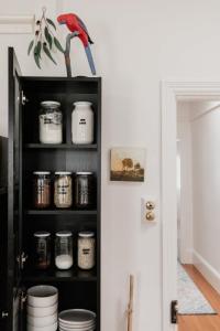 Allambee= Heritage cottage in trendy South Hobart