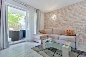 Le Cocoon Rainbow - Appt pour 6 proche aéroport - 舍维伊拉吕