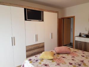 Ferienwohnung für 3 Personen ca 65 qm in Podstrana, Dalmatien Mitteldalmatien