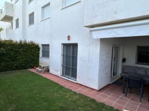 LA CASA DE LOS PATOS Jardines del lago