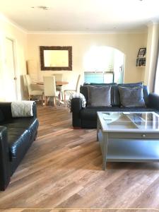 Stay at The Villain the grounds of a beautiful Manor House